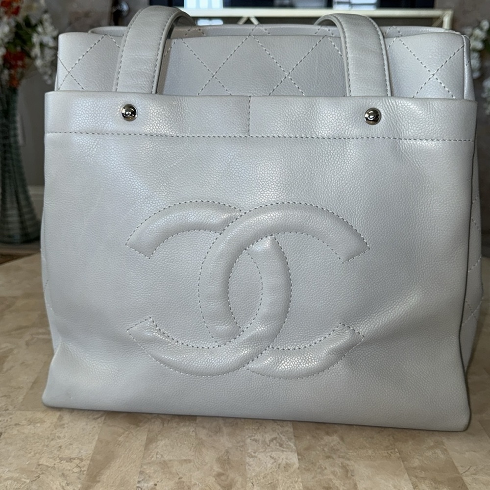 Chanel Ultimate Executive Tote - Picture 5 of 11
